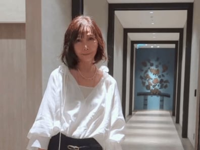 【66歳マダム】H＆Mのブラウス＆バレルパンツで作る上品なモノトーンコーデが素敵