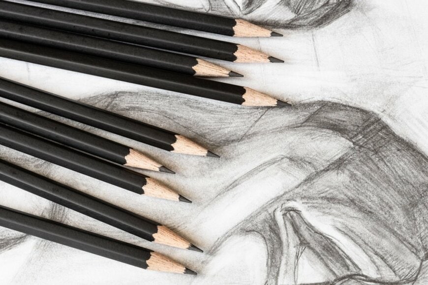 「展覧会の企画」で描いたデッサンが話題　8Bの鉛筆でゴリゴリ描いた作品に「味わい深くて好き」