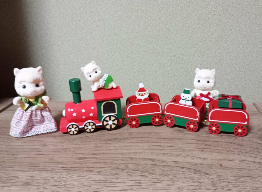 筆者撮影（ダイソー、クリスマス機関車（A））