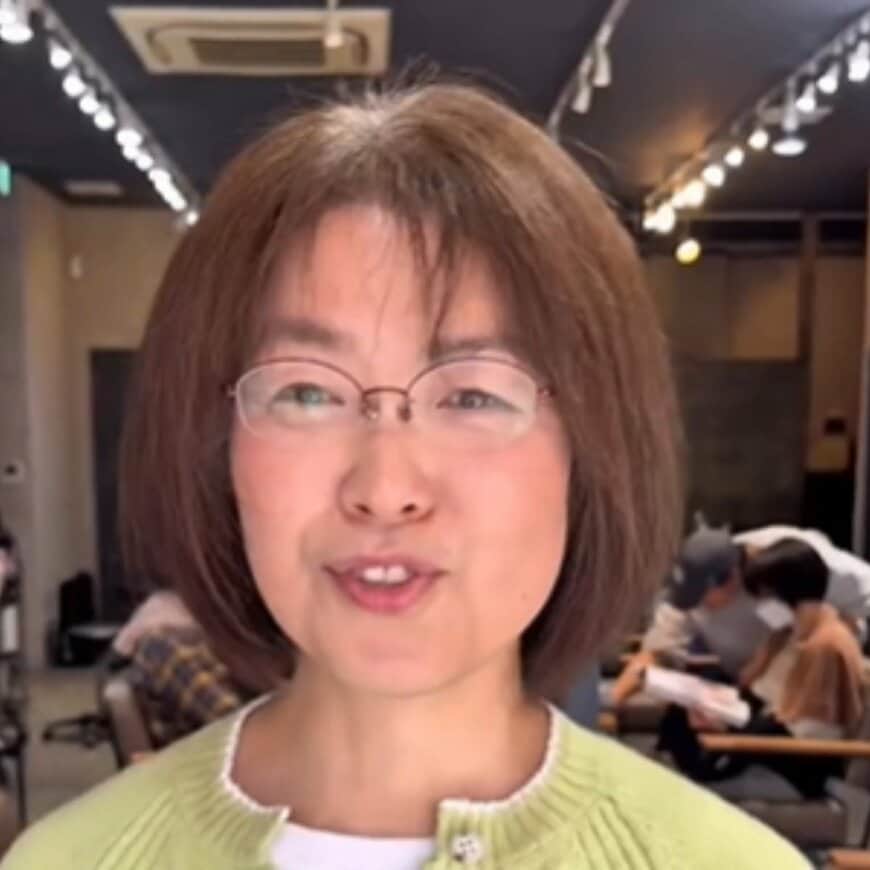 「若見えカット」を希望の女性がイメージチェンジ！＜清潔感あふれる上品ショート＞に変身し「めちゃくちゃ素敵です」の声