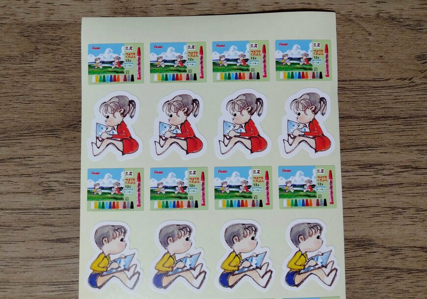 筆者撮影（ダイソー、ステッカー（ぺんてるくれよん柄））