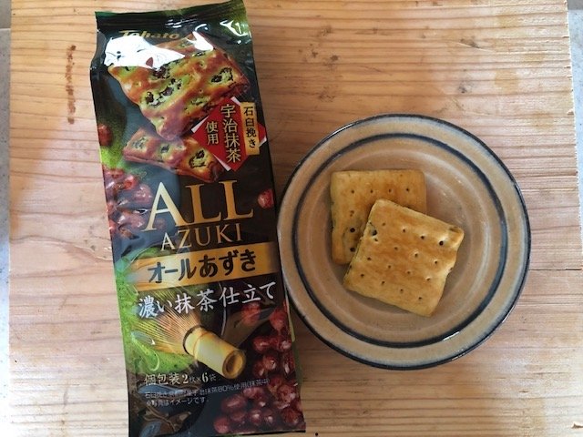 Tohato「オールあずき・濃い抹茶仕立て」（筆者撮影、写真をクリックすると公式HPの商品紹介ページにジャンプします）