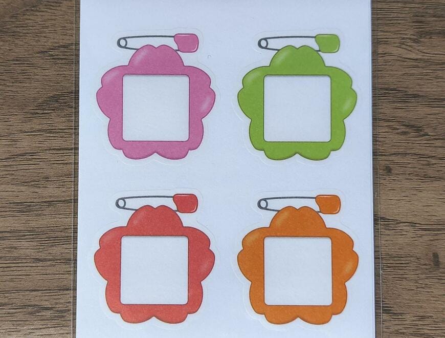 筆者撮影（セリア、LJP マスキングラベルシール ようちえんバッジ）