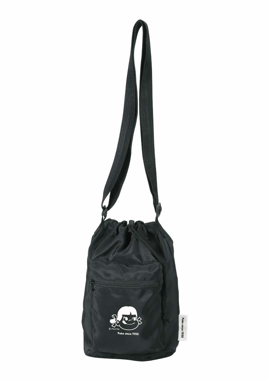 出所：株式会社不二家　「ペコちゃん巾着ショルダーバッグ」