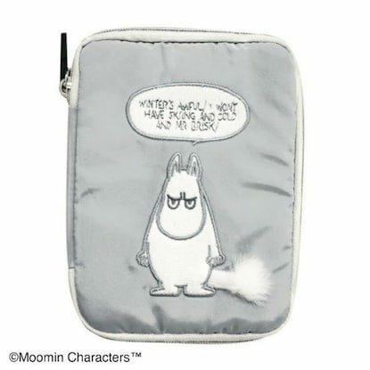 ニトリ公式ムーミン マルチケース(ムスッとフェイス)（正面）