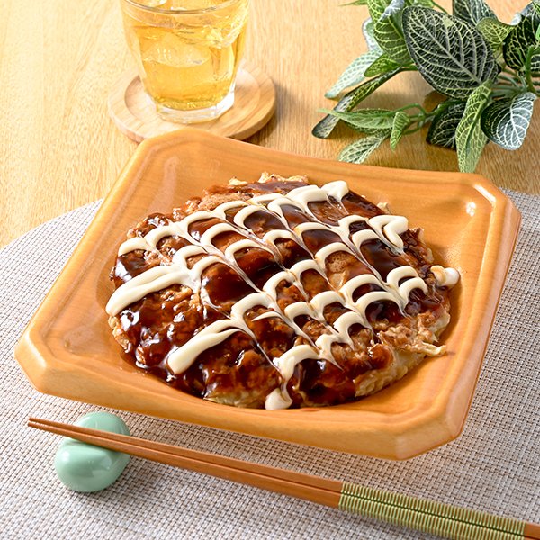 ファミリーマートの新商品：鉄板手焼きの角切豚肉お好み焼