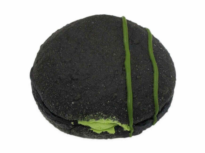 抹茶みるくのホイップドーナツ