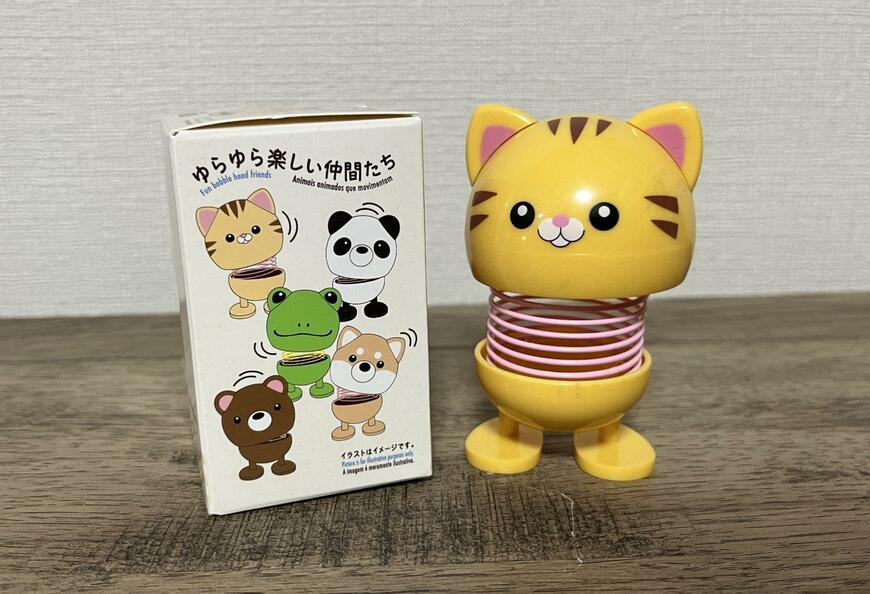 ダイソー、ゆらゆら動物置物(ねこ)画像