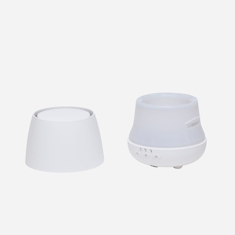 出所：KEYUCA公式　炎のようにゆらめくミストのアロマディフューザー加湿器（アロミストフレア）