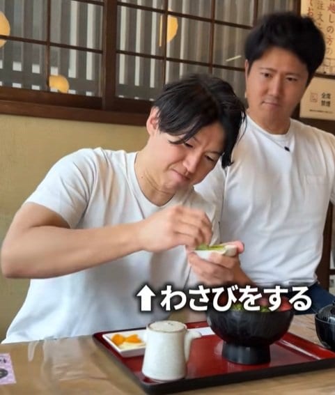 自分でわさびをすりおろして食べる「わさび丼」