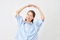 60歳代「おひとりさまの平均貯蓄額」はいくらになる？貯蓄ゼロは約3割。増える就業率、高齢者が働いている業種とは