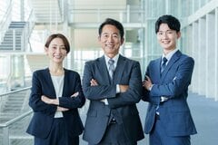 日本の平均年収は477.5万円！「正社員と非正規」では大きな差が…業種・年齢別の傾向も見ていく