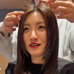 「ガッツリのレイヤーは初めて…」人生初のレイヤーに挑戦した女性が大人っぽく変身！　イメージ通りな仕上がりに笑顔が爆発