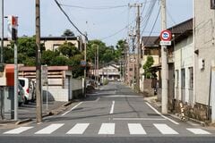 【なぜ？】道端の箱に書かれた“意外な文字”にびっくり…ツッコみたくなる光景が反響