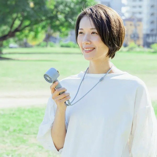 気温や体調に合わせて風の強さを2段階変更できます