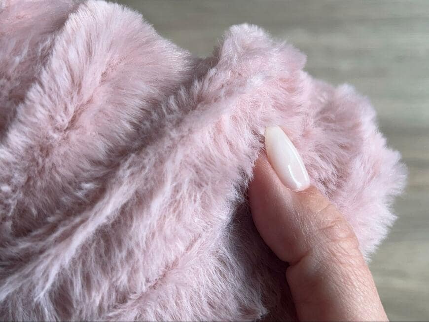 冬のおこもりに。　ダイソー「エコファースヌード」がコスパ抜群でした