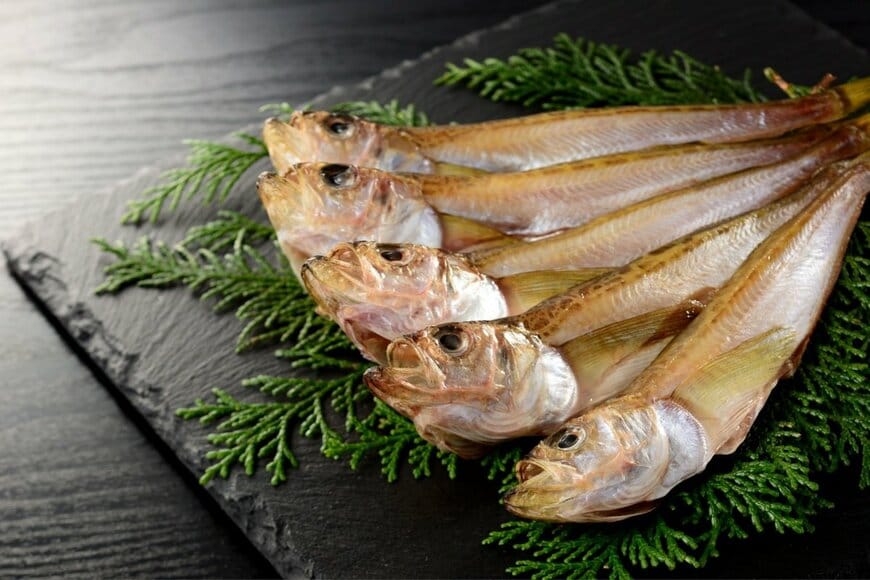 秋田県で目撃された「空を舞う巨大なハタハタ」に思わず二度見　圧巻の光景に「思ったより激しめに飛んでた」