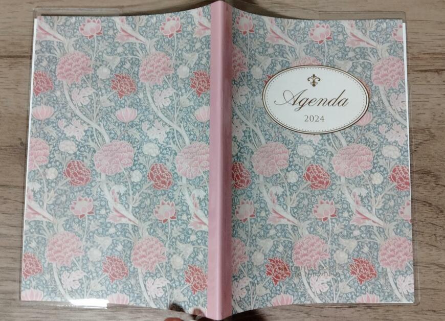 筆者撮影（セリア、B6ダイアリー マスターピースコレクション/WM 日曜始まり）