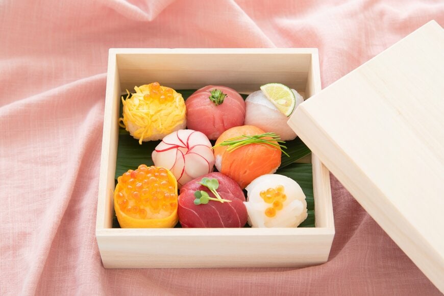  個人向け国債、金利上昇の今が買い時？「固定5年は1.66%」利子に20.315%税金かかる「非課税になる」のはどんな人？