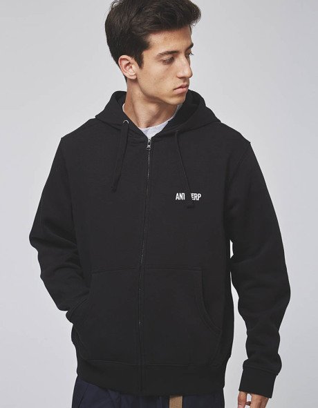 VIER ANTWERP - Antwerp Zip Hoodie in Black ¥20,520（税込）