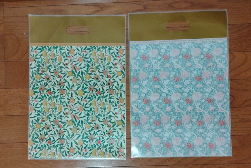 筆者撮影（セリア、フロストハンディバッグ ウィリアム・モリス）