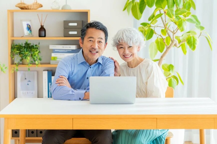 【12月15日は年金支給日】「厚生年金＋国民年金」の受給額《月額20万円以上の人》と《月額10万円未満の人》どっちの方が多い？
