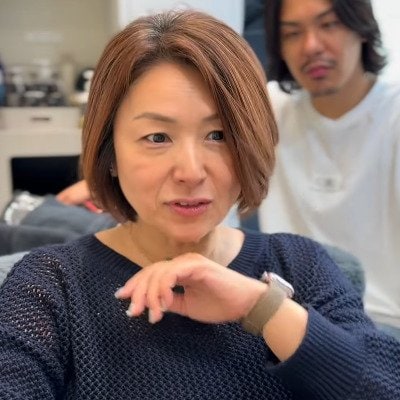 「髪の色をピンクにするかオレンジにするか」悩む女性が髪色をじゃんけんで決めた結果、素敵な髪色にスタイルチェンジして満足の笑顔に