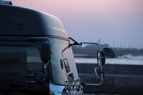 あまりにも「陽キャ」すぎる配送トラックが話題　突如現れた文字に「パリピじゃん」