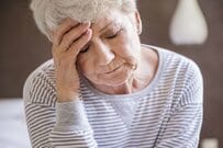 【60歳代・二人以上世帯】貯蓄100万円未満の割合とは…手取りから何％貯蓄している？