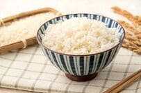 米5kg3220円は「まだ2022年より5割高い」年金家計の主食比率、手取りの何％まで許容できるか試算