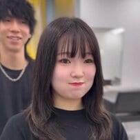 「ドチラデモ…」髪型を決めていない女性が＜プロに完全お任せ＞でイメチェンした姿が話題