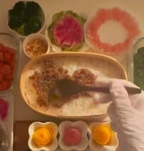 【素敵】「3年間、お弁当食べてくれてありがとう」中学生の娘に贈る”最後のお弁当”が話題！母の愛情が詰まったお弁当に思わず涙