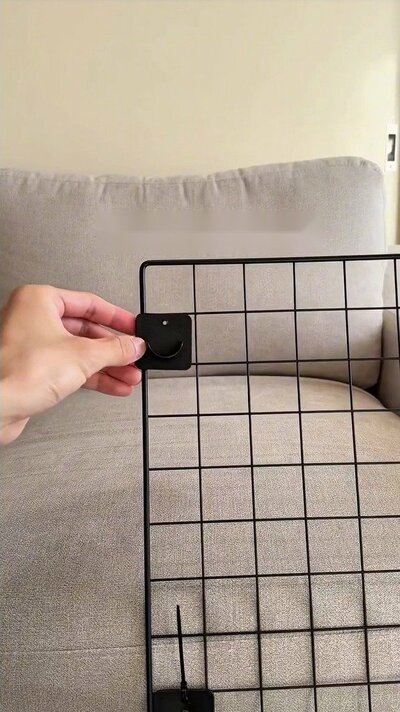 突っ張り受けとワイヤーネット