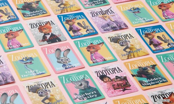 海外の雑誌みたいなおしゃれデザインの「雑誌風ステッカー」