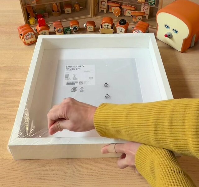 「センスの塊ですね！」イケアのアートフレームとダイソーグッズで高見えする「ガチャガチャ収納ボックス」を作る