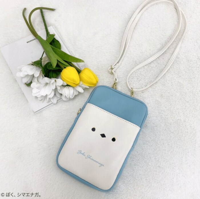 少し大きめのスマホショルダーのため、これ1つで身軽におでかけできる