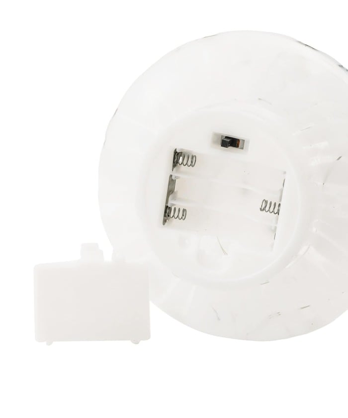 使用電池：単4形電池3本使用（別売）