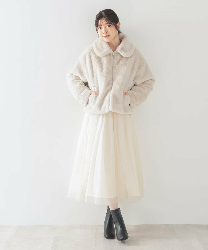 出所：ハニーズ公式　衿付ファーブルゾン