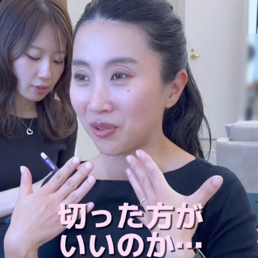 「切った方がいいのか…」髪型に悩むオールバックの美女　“今風の前髪”に大変身！衝撃のビフォアフが反響