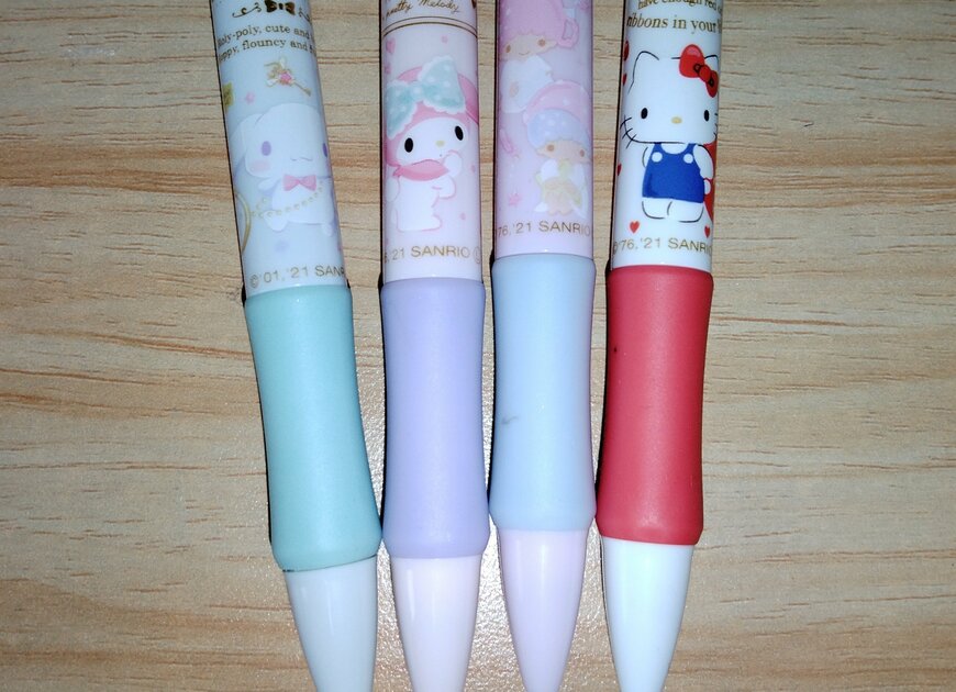 筆者撮影（セリア、ボールペンM/Mハピネス・セリア、ボールペンK/Tハピネス・セリア、ボールペンT/Sハピネス・セリア、ボールペンC/Nハピネス）