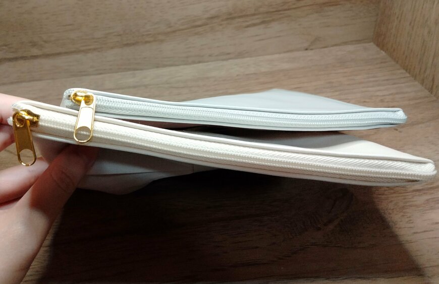 筆者撮影（セリア、フラットポーチビッグリボン付）