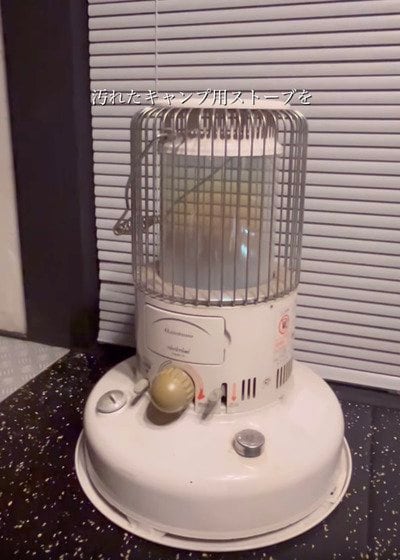 「カッコ良すぎ！」サビと汚れで年季の入った〈白色ストーブ〉→スタイリッシュでおしゃれな〈マットブラック〉に塗装！