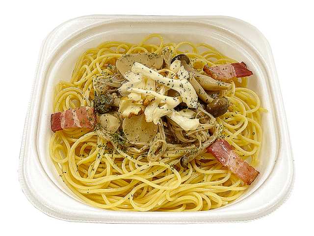 セブン-イレブンの新商品：きのことベーコンの和ぱすた