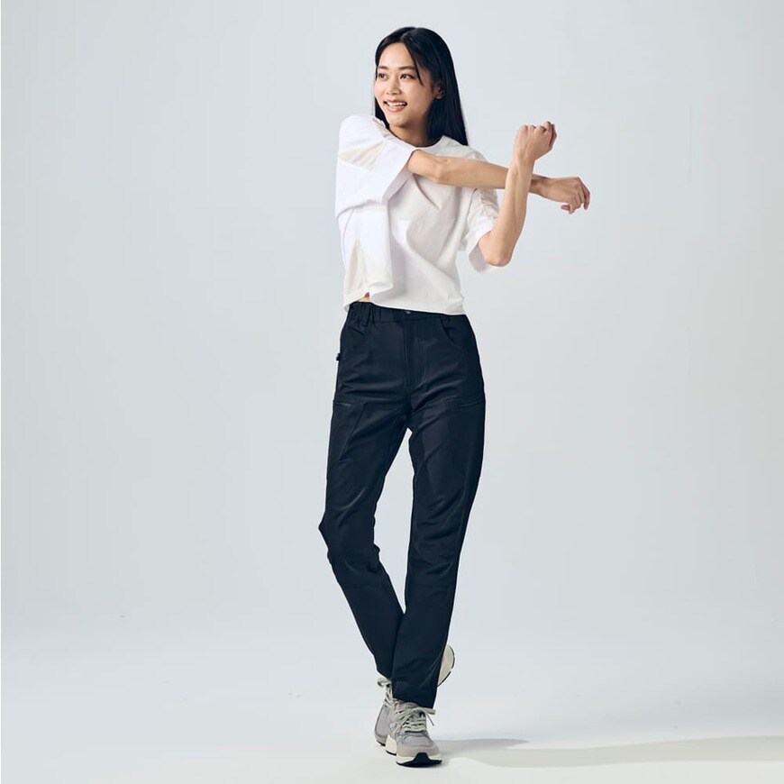 出所：ワークマン公式　レディースクライミングスプリットパンツ