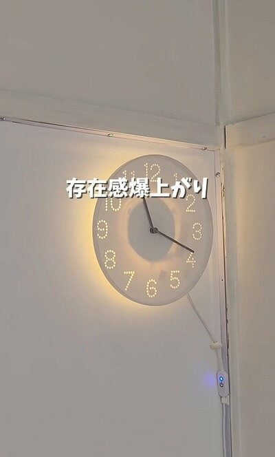 テープライトを仕込んで完成した、文字盤の縁が光る時計