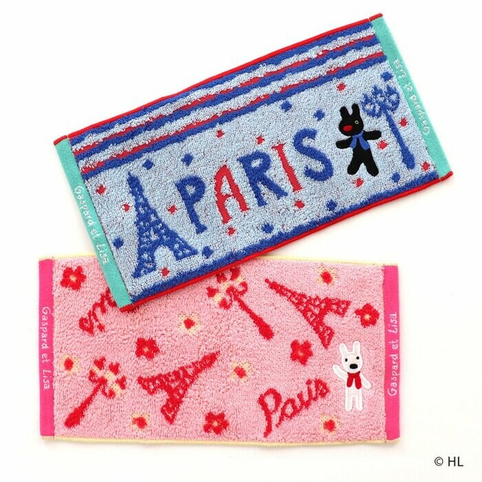 コンパクトなハーフタオルです。異なる柄がデザインされた2種がセットに