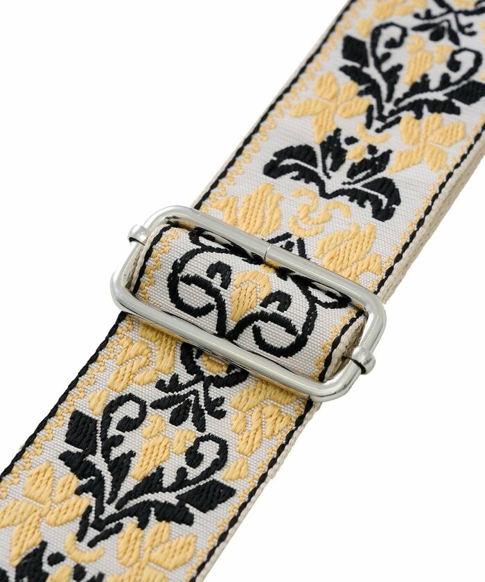 アジャスター付きで約76cmから136cmまで長さを自由に調節できます