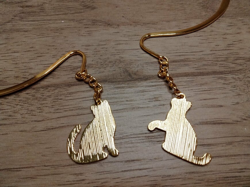 筆者撮影（ダイソー、ブックマーク（ネコ））