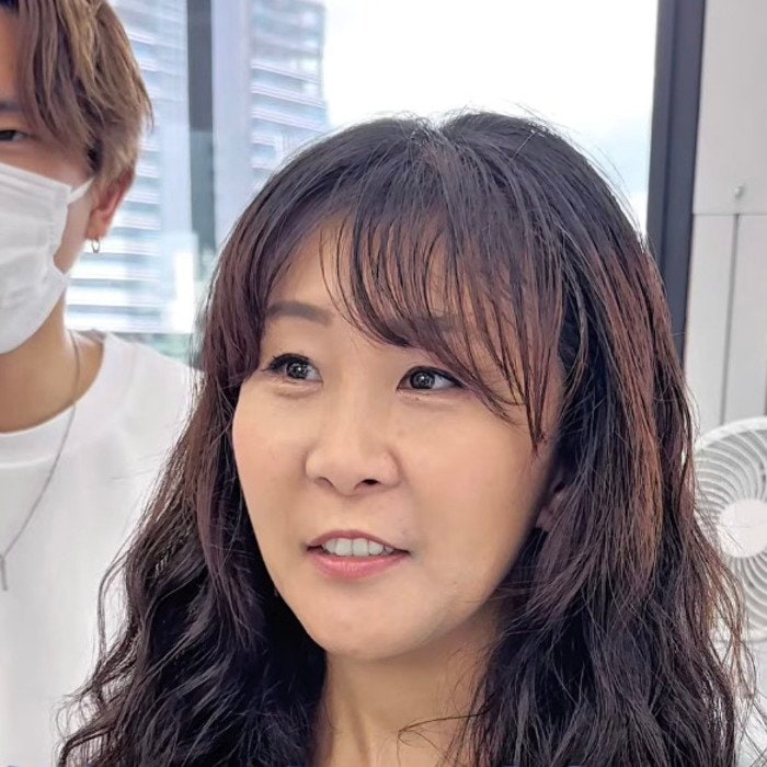 「朝はまるでライオン…」強すぎるクセ毛に悩む女性が縮毛矯正で大変身！「若返った気がする」と大満足