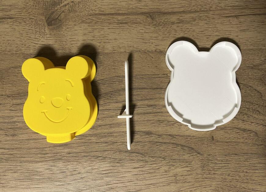 筆者撮影（ダイソー、シリコーンアイスバーメーカー（くまのプーさん））